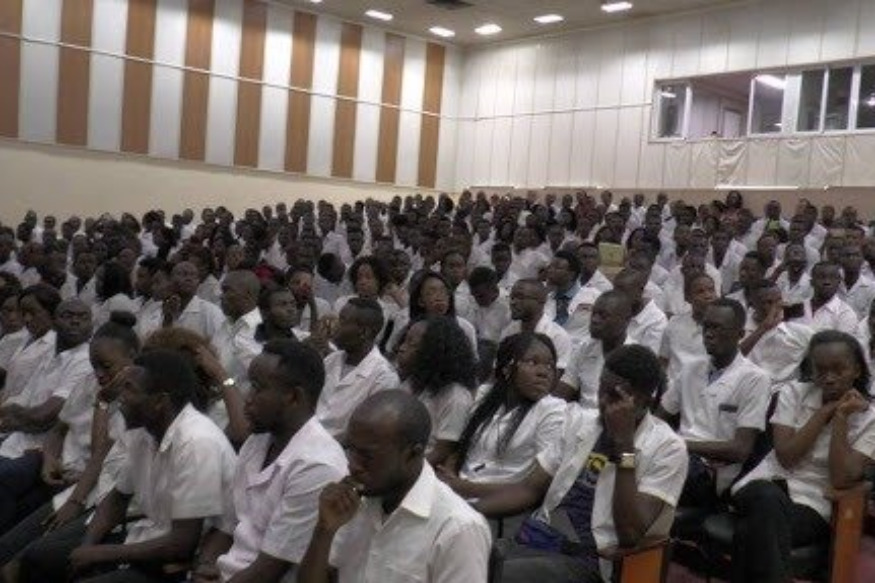 Congo-B: 256 jeunes médecins formés à Cuba de retour au pays
